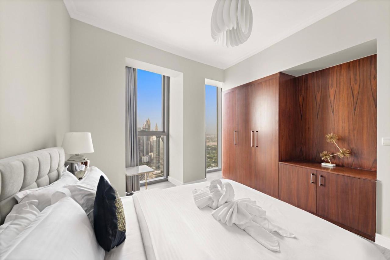 First Class 3Br With Full Burj Khalifa And Fountain View ドバイ エクステリア 写真