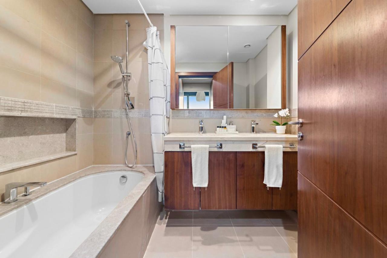 First Class 3Br With Full Burj Khalifa And Fountain View ドバイ エクステリア 写真
