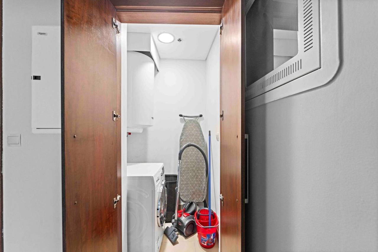 First Class 3Br With Full Burj Khalifa And Fountain View ドバイ エクステリア 写真