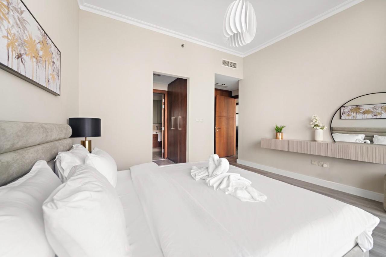 First Class 3Br With Full Burj Khalifa And Fountain View ドバイ エクステリア 写真
