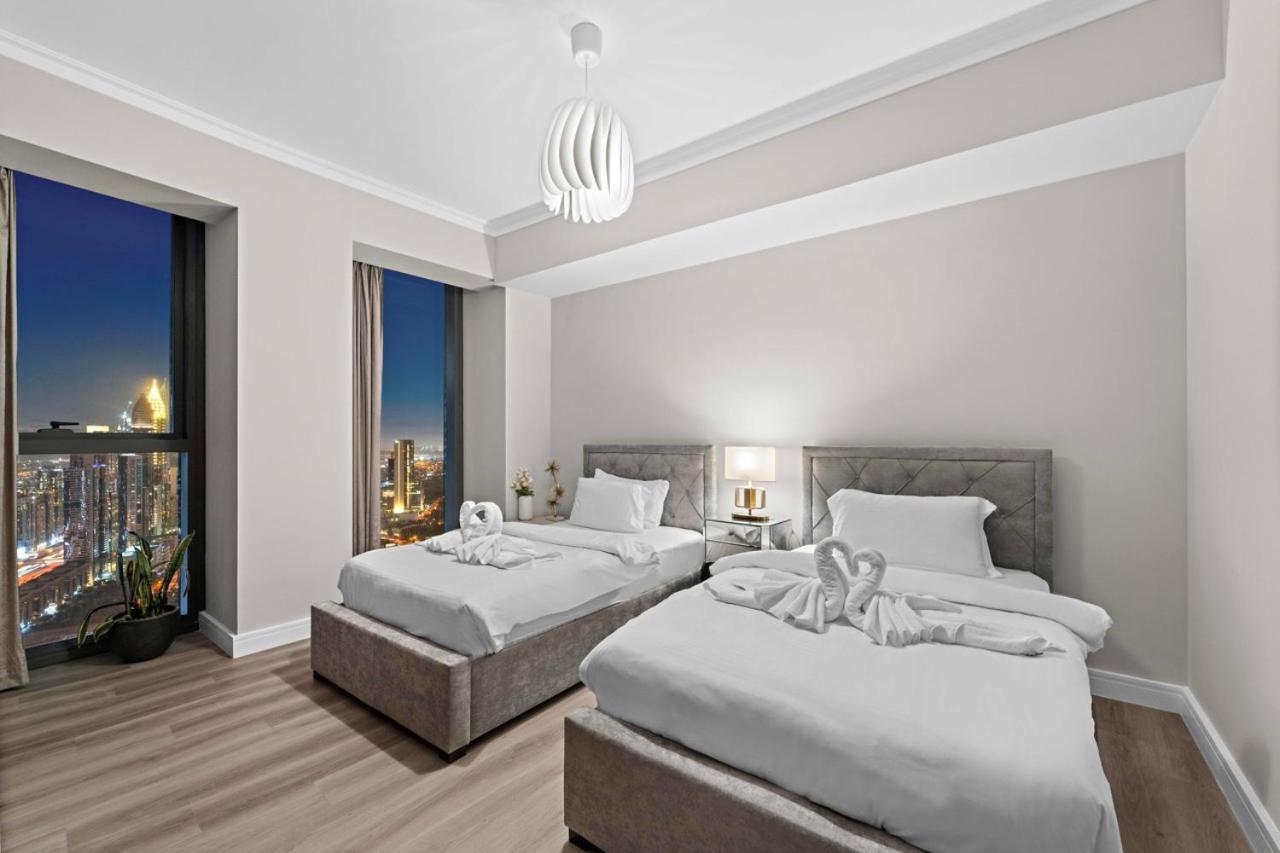First Class 3Br With Full Burj Khalifa And Fountain View ドバイ エクステリア 写真