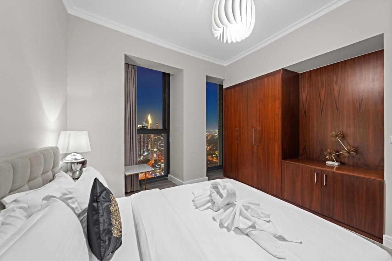 First Class 3Br With Full Burj Khalifa And Fountain View ドバイ エクステリア 写真