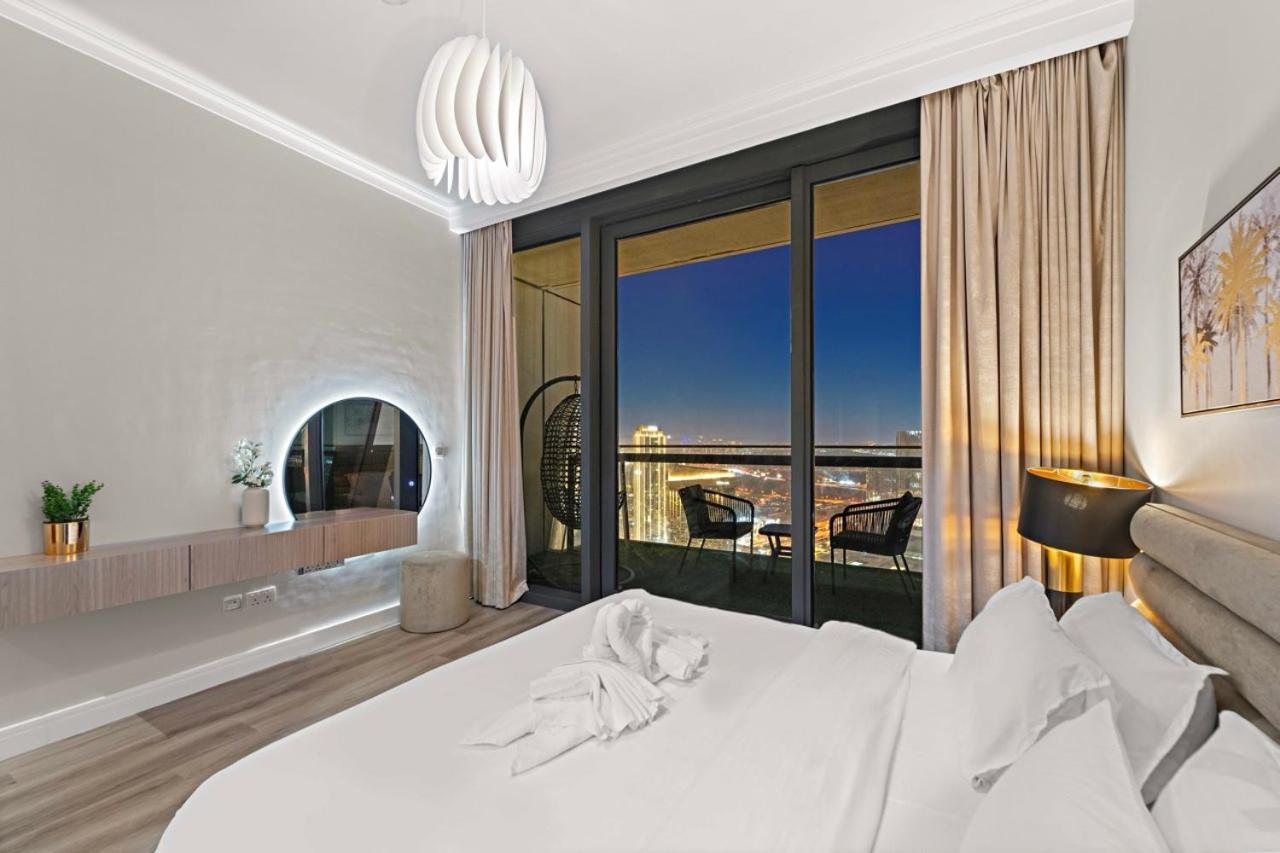 First Class 3Br With Full Burj Khalifa And Fountain View ドバイ エクステリア 写真