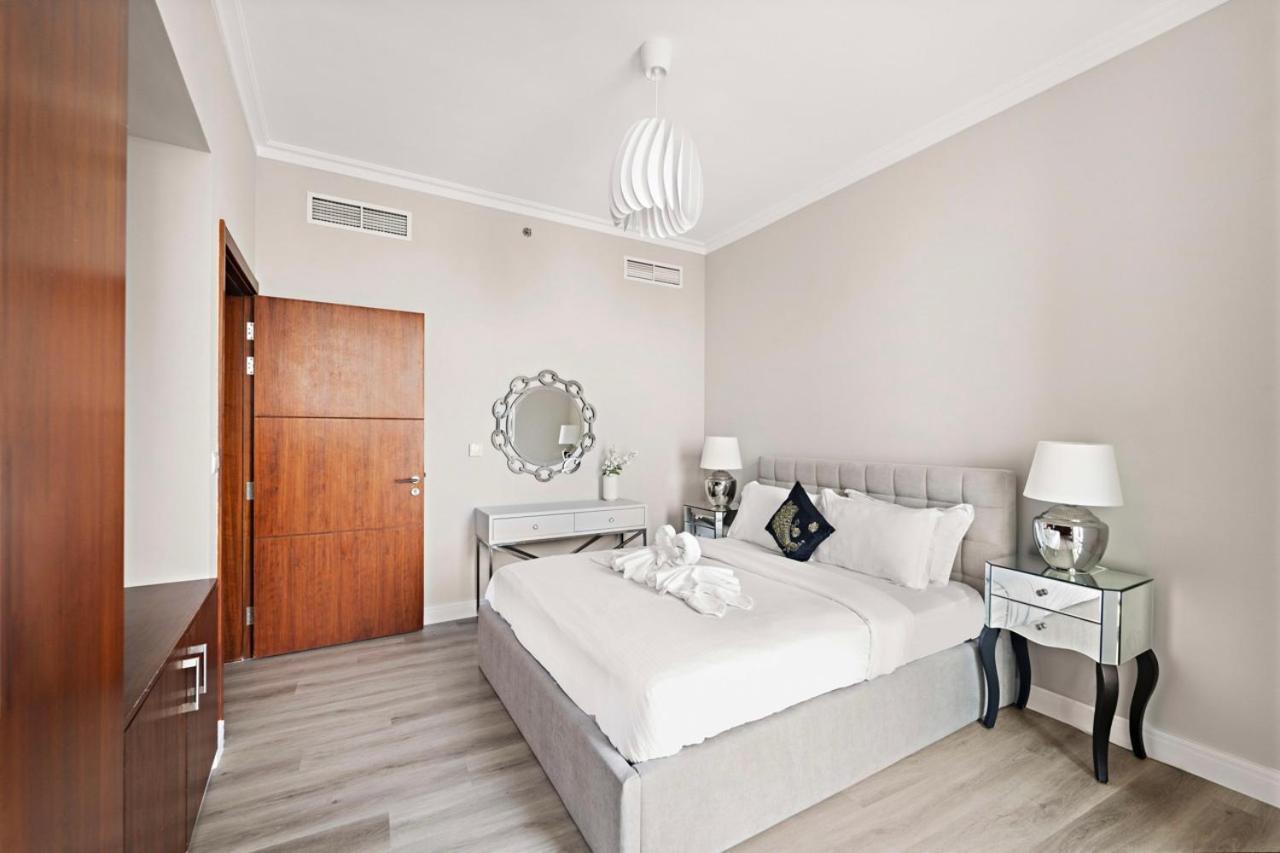 First Class 3Br With Full Burj Khalifa And Fountain View ドバイ エクステリア 写真