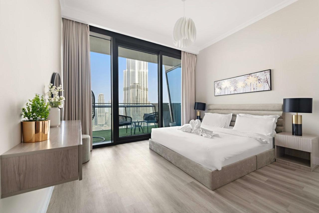 First Class 3Br With Full Burj Khalifa And Fountain View ドバイ エクステリア 写真