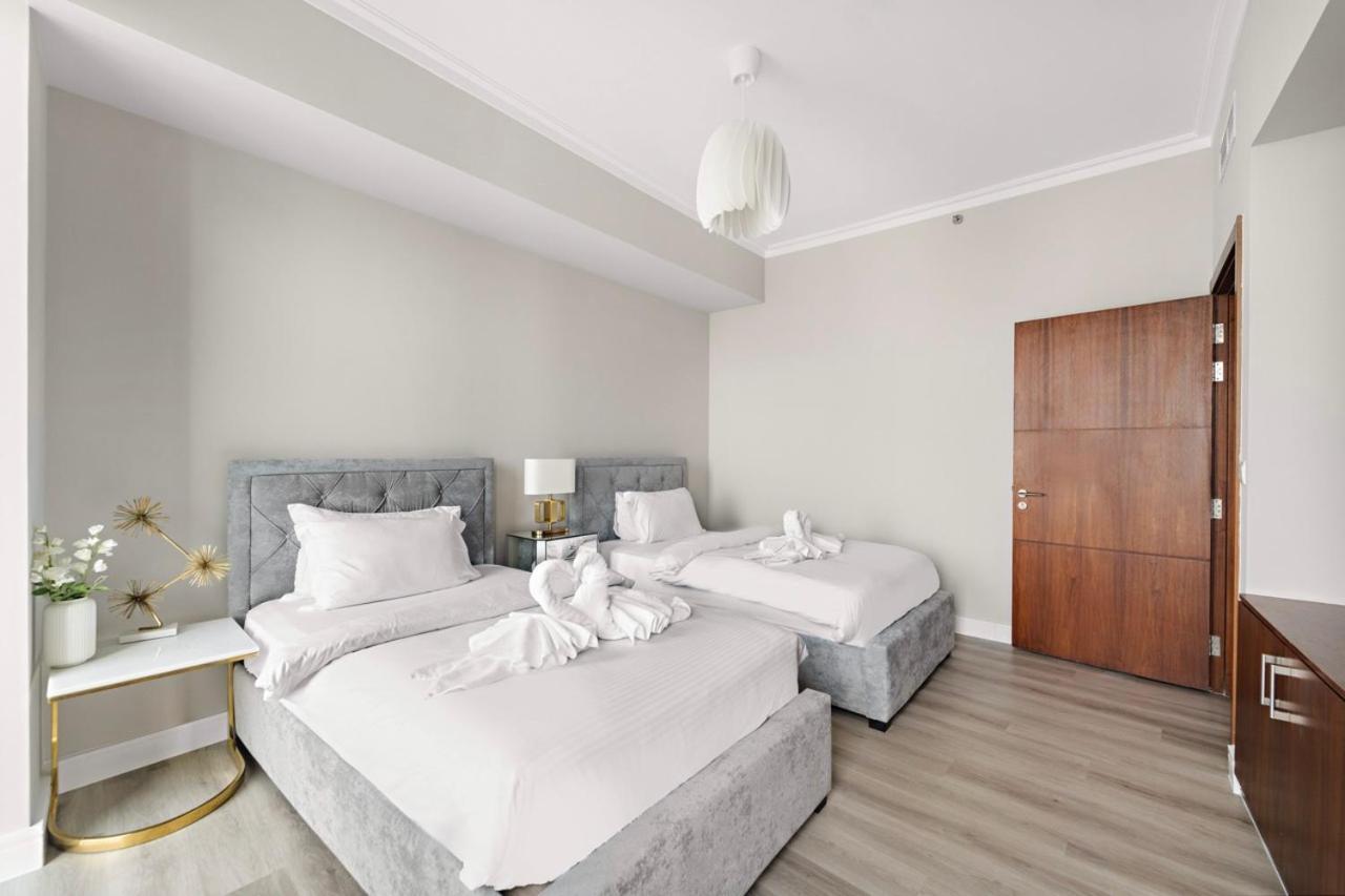 First Class 3Br With Full Burj Khalifa And Fountain View ドバイ エクステリア 写真